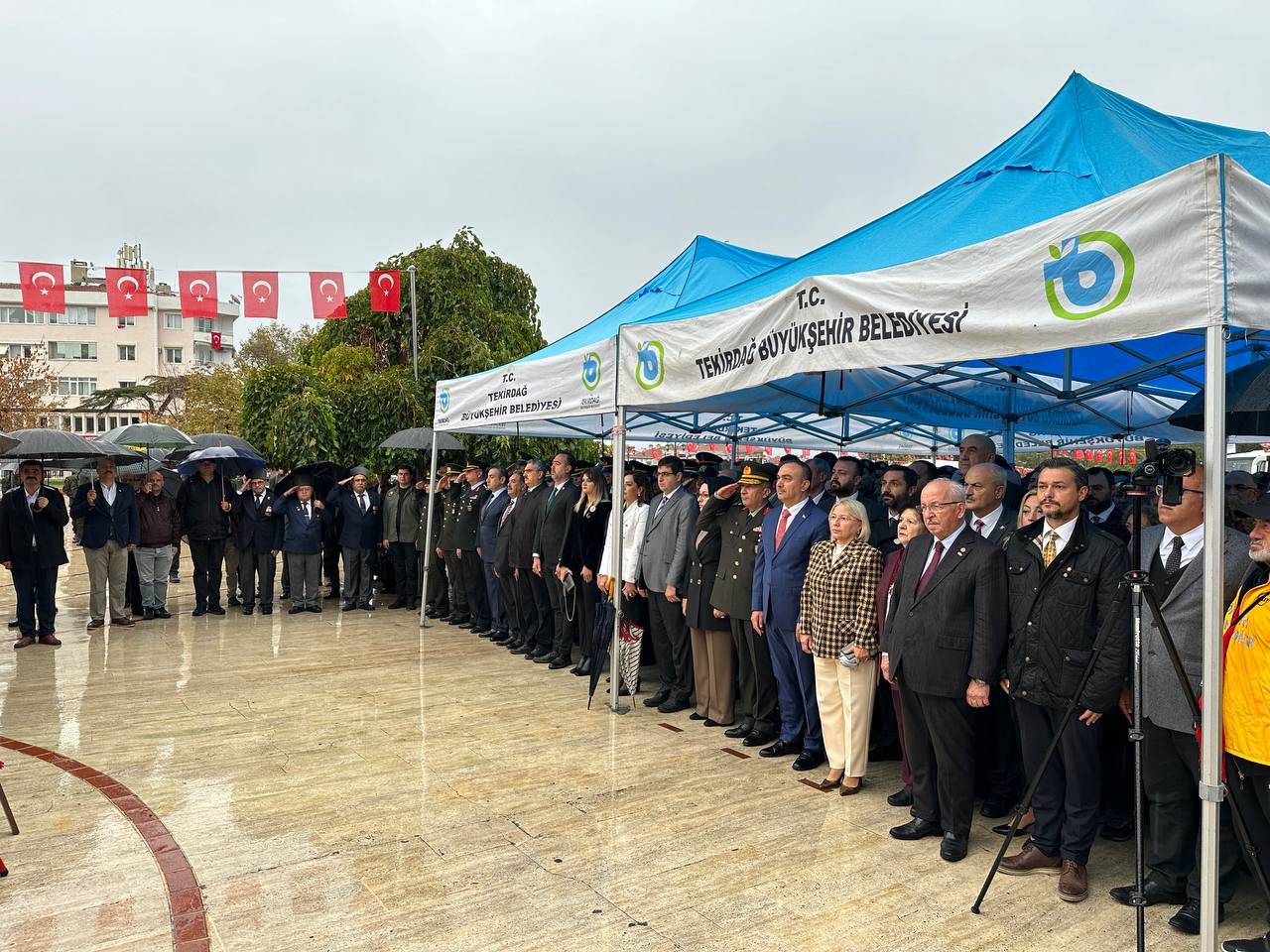 TEKİRDAĞ KURTULUŞ KUTLAMALARINA YAĞMUR ENGELİ