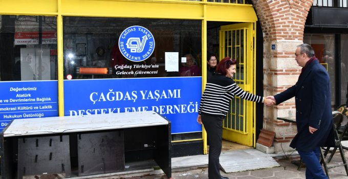 Vali Soytürk ve eşi Nurdan Soytürk Hanımefendi Çağdaş Yaşamı Destekleme Derneği Tekirdağ Şubesi’ni Ziyaret Etti