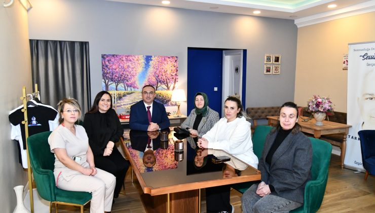 Vali Soytürk ve eşi Nurdan Soytürk Hanımefendi Tekirdağ Sokak Hayvanlarını Koruma Derneği’ni Ziyaret Etti